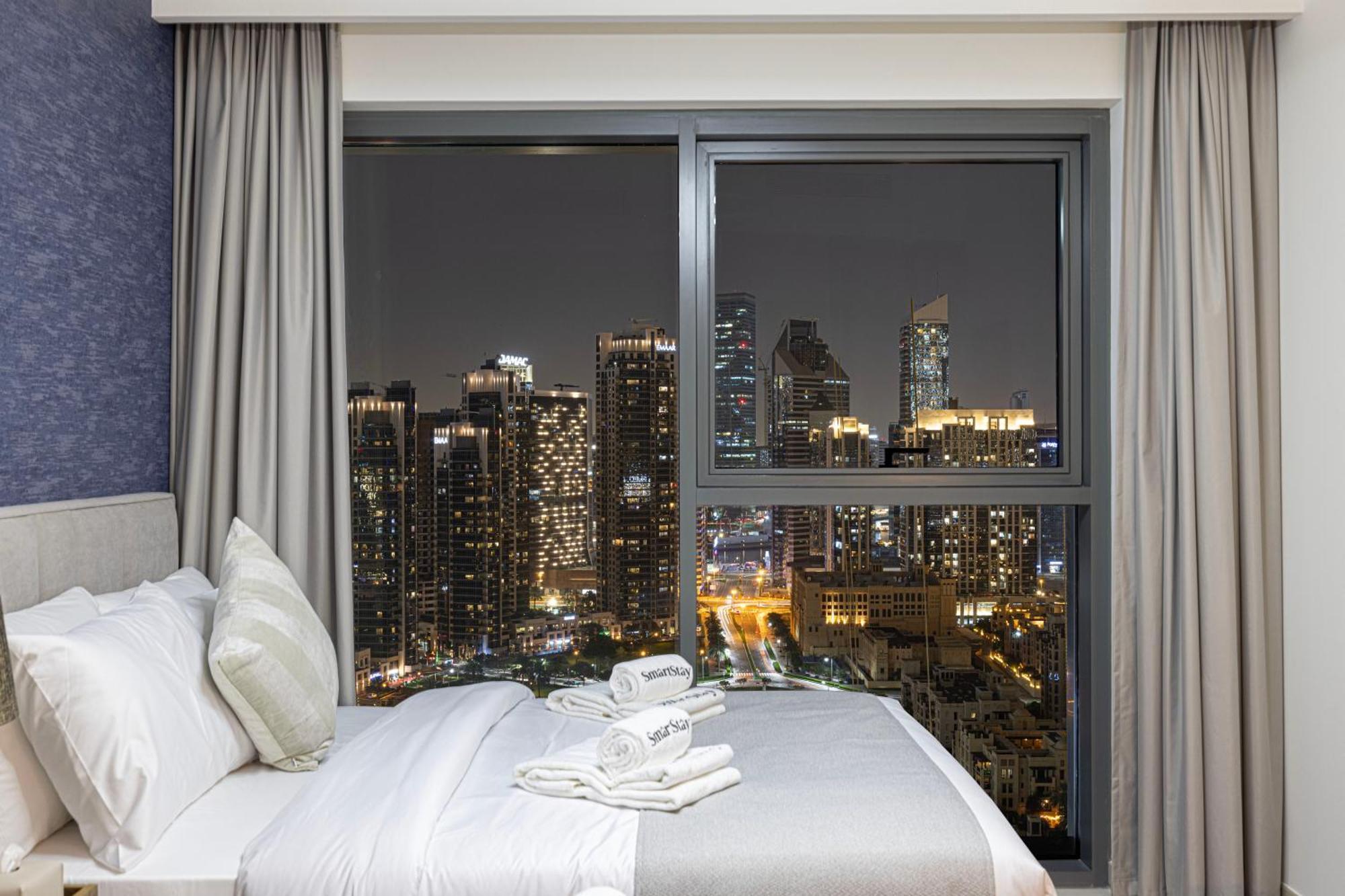 Smartstay At Burj Royale - Full Burj Khalifa View - Brand New Luxury Apartments Dubai Esterno foto