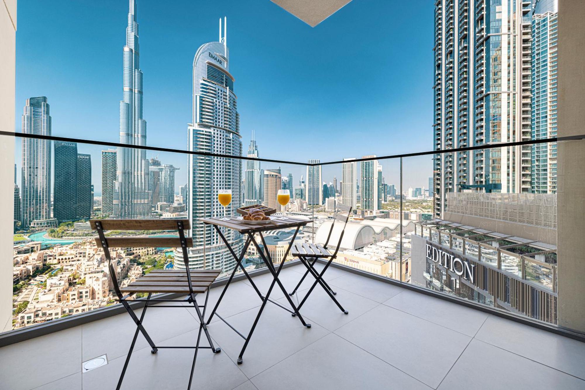 Smartstay At Burj Royale - Full Burj Khalifa View - Brand New Luxury Apartments Dubai Esterno foto