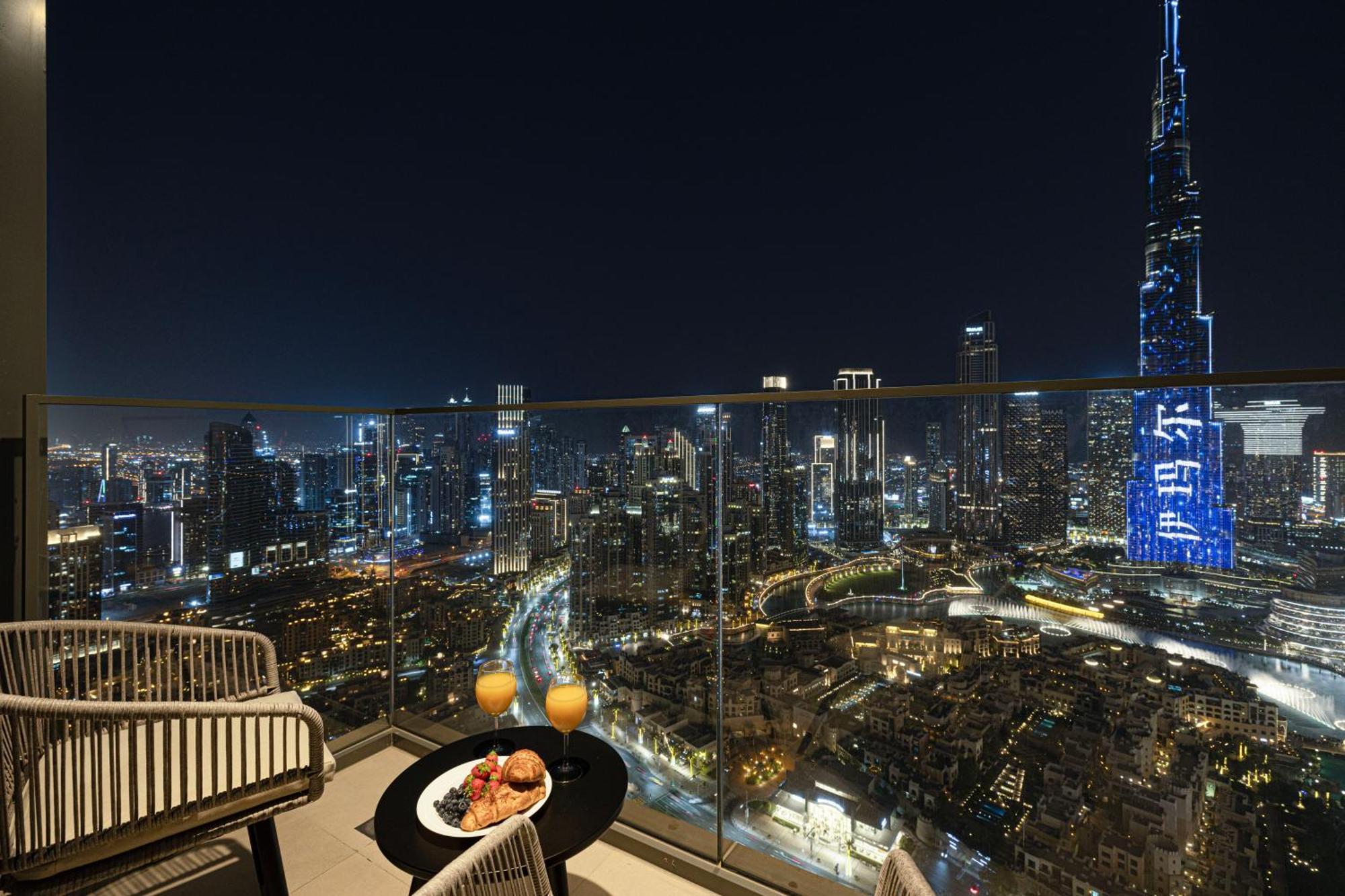 Smartstay At Burj Royale - Full Burj Khalifa View - Brand New Luxury Apartments Dubai Esterno foto